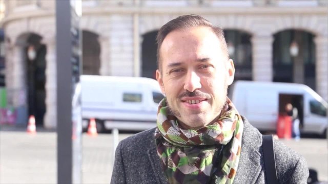 FEMME ACTUELLE- MICROTROTTOIR - Qu'est-ce que vous écoutez ?