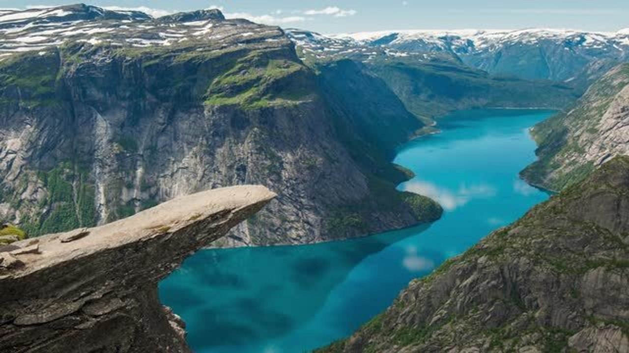 FEMME ACTUELLE - 6 petits coins de Paradis à visiter au moins une fois dans sa vie