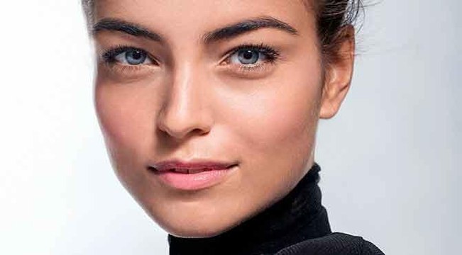 FEMME ACTUELLE - Maquillage de fêtes : le teint lumineux