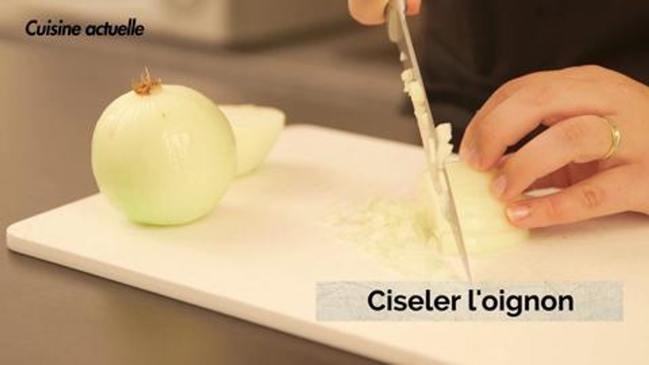 Comment ciseler un oignon ?