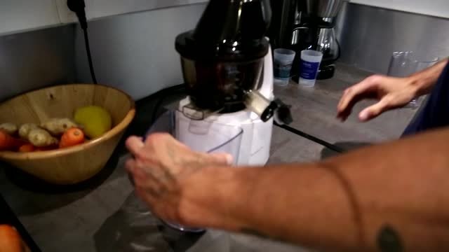 Frédéric Bousquet : des jus frais à l'extracteur Kuvings