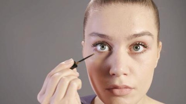 Tutoriel maquillage : le regard irisé (vidéo)