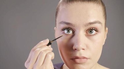 Tutoriel maquillage : le regard irisé (vidéo)