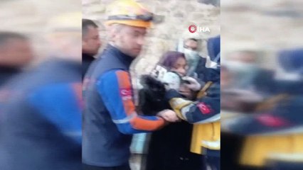 Definecilerin kazdığı tünele düşen kadın: "Kaleyi gezmeye geldik, bir anda düştüm"