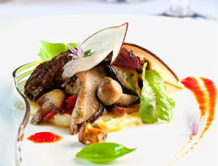 Yoann Huget cuisine une macaronade aux champignons