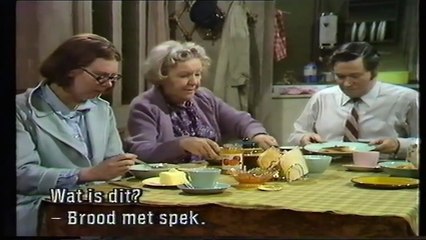 On The Busses  (Hillarious Classic Comedy)   Ep: The Squeeze