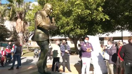Chiquito de la Calzada ya tiene reconocimiento en su ciudad natal