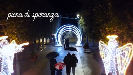 Trani illuminata dalle luminarie, l'augurio dell'amministrazione cittadina in un VIDEO diffuso sul web