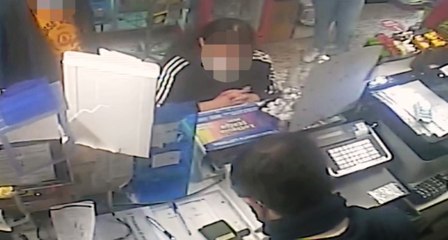 Pescara - "Monetizza", in cambio di provvigione, carte del Reddito di Cittadinanza: denunciato tabaccaio  (30.12.21)