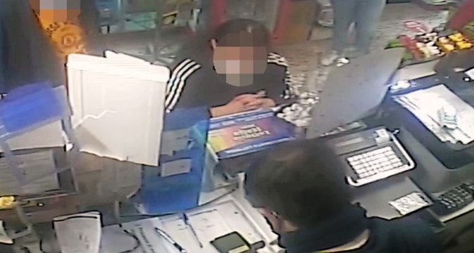 Pescara - Monetizza , in cambio di provvigione, carte del Reddito di Cittadinanza: denunciato tabaccaio (30.12.21)