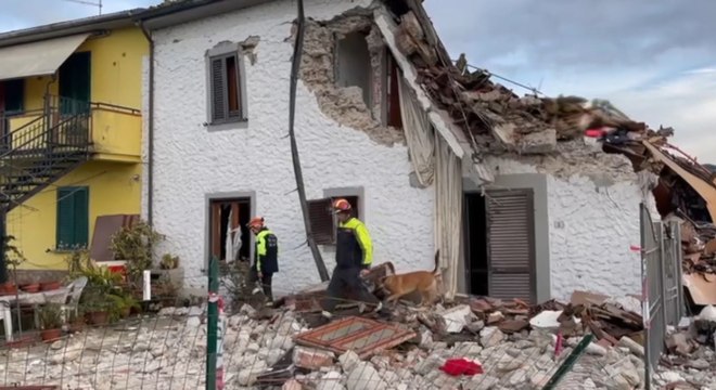 Pieve a Nievole (PT) - Crolla palazzina dopo esplosione per fuga di gas: illesi madre e figlio (30.12.21)