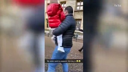 شاهد حارس ملكة بريطانيا يطرح طفل اعترض طريقه أرضاً بقدميه