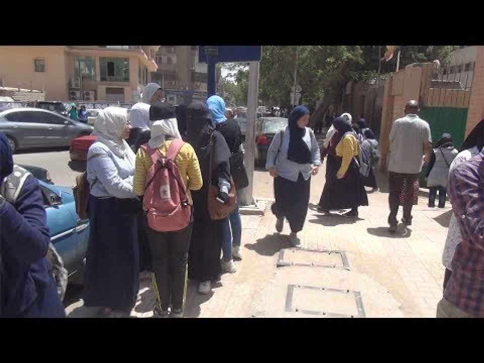 طلاب أولى ثانوي عن امتحان اللغة الثانية: سهل بس التابلت بيعطلنا