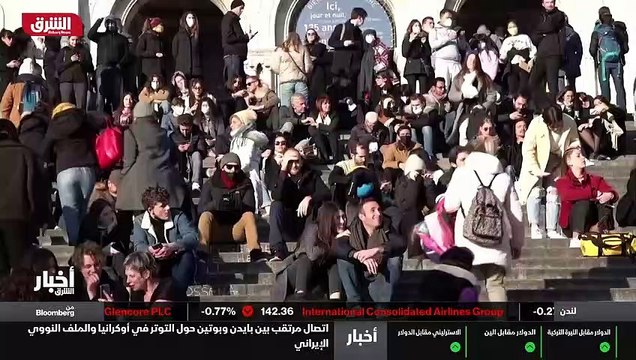 ...في تورينو عن ارتداء الكمامات في شوارع با...