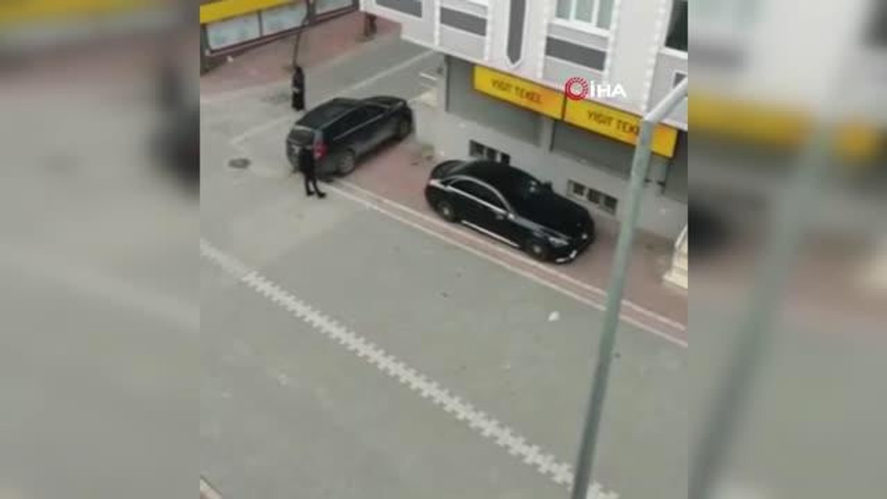 Öfkeli koca böyle dehşet saçtı...Eşinin lüks otomobilini pert etti