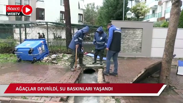 Fırtına ve şiddetli yağış Antalya'da hayatı olumsuz etkiledi