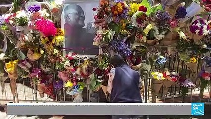 Sudafricanos se reúnen frente a los restos del obispo Desmond Tutu