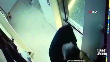 5 ay boyunca komşusuna kabus yaşattı: Kapısına çöp atıp idrarını yaptı