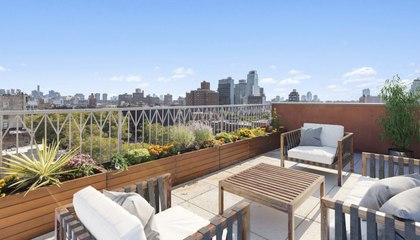 This $7-million All-glass NYC Penthouse Has a Private Pool and Stunning City Views