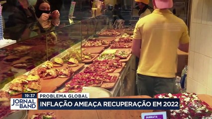 A disparada da inflação no mundo ameaça a recuperação econômica em vários países. E pode se arrastar por 2022.