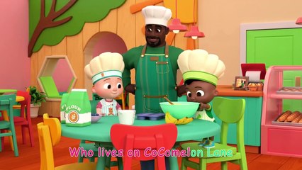 Muffin Man Song | CoComelon Nursery Rhymes & Kids Songs