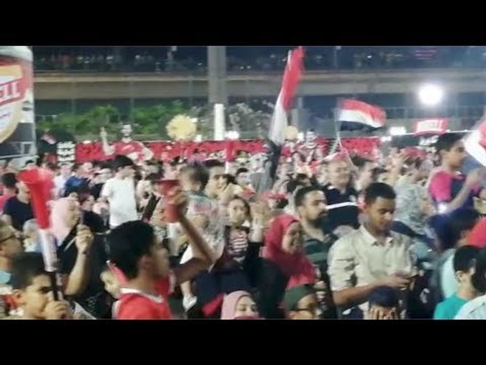 فرحة الجماهير بهدف صلاح في مرمى الكونغو