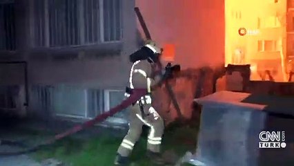 2 katlı ahşap bina alev alev yandı