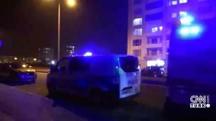 Boşandığı eşinin kapısına dayanıp boynuna bıçak dayadı!