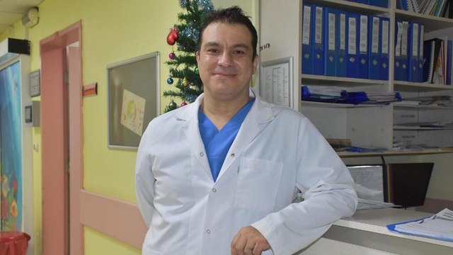 Prof. Dr. Devrim: 'Omicron' varyantıyla hastaneye yatışlar azaldı
