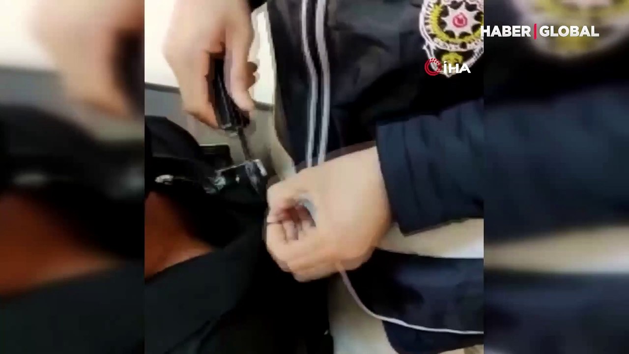 Görevliler şoke oldu! Gaziantep'te bir kişi ehliyet sınavında 10 bin TL'lik kopya düzeneği ile yakalandı