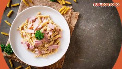 Macarrão com presunto e mussarela
