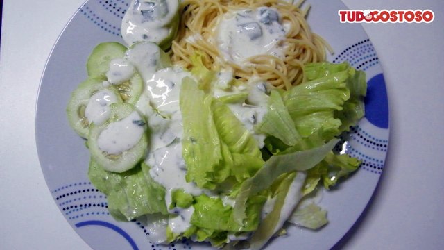 Molho de creme de leite, iogurte e limão