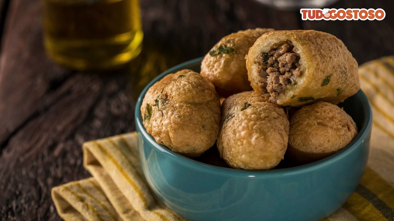 Bolinho de mandioca recheado