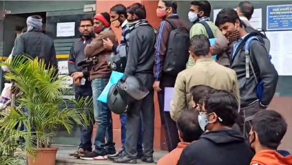 Dairy Booth पाने की होड, Last Day लगी Applicants की लंबी कतारें