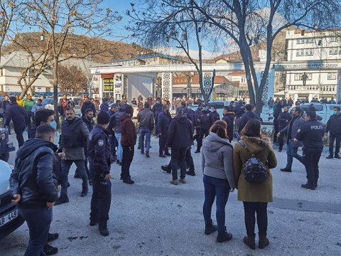 KALABALIKTA HAVAYA RASTGELE ATEŞ AÇINCA GÖZALTINA ALINDI