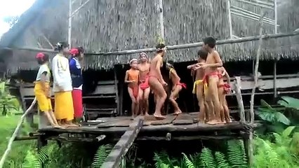 Tarian Adat Mentawai dari Anak-Anak Dusun Buttui