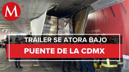 Un tráiler de carga se atoró en viaducto Miguel Alemán, CdMx