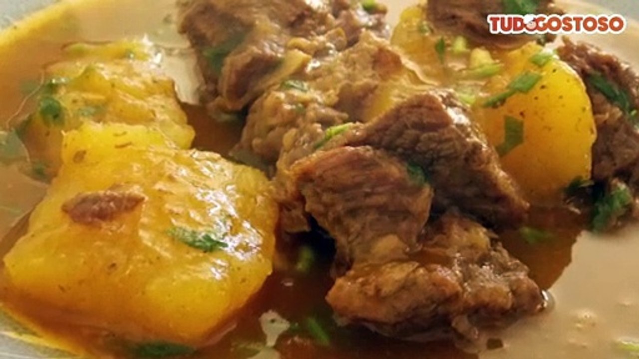 Carne com mandioca