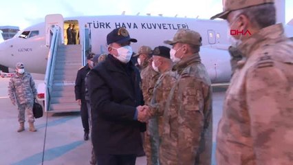 Bakan Akar ve TSK komuta kademesi ile sınır hattında