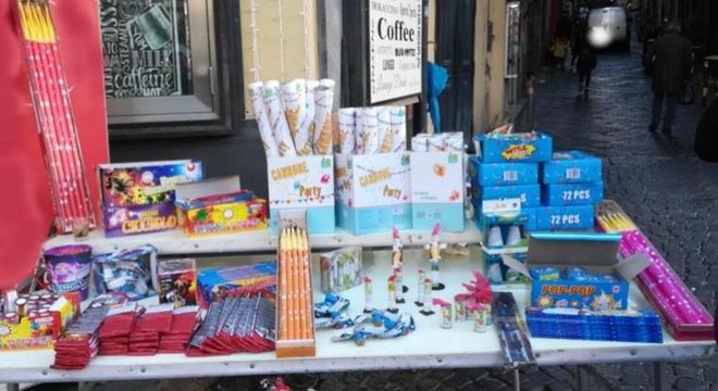 Napoli - Sequestrate oltre 2 tonnellate di botti illegali e altamente pericolosi: 6 denunce (31.12.21)