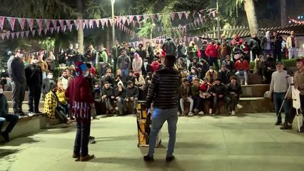 Vali Ustaoğlu, vatandaşların yeni yılını kutladı