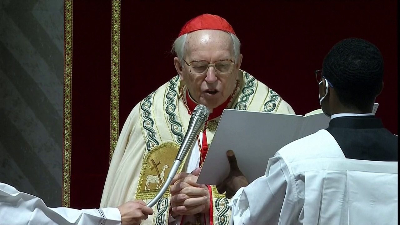 Papa não preside cerimônia da véspera do Ano Novo