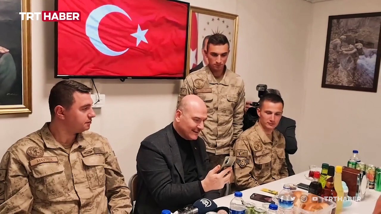 Bakan Soylu jandarmaları aileleriyle görüştürdü