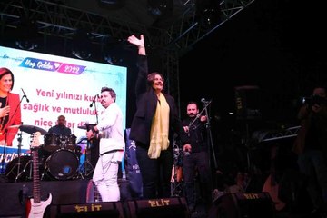 Başkan Çerçioğlu, yeni yıla vatandaşlarla birlikte meydanda girdi