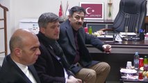 Son dakika haber | AFYONKARAHİSAR - Belediye Başkanı Mehmet Zeybek ile İl Emniyet Müdürü Ali Temiz yeni yıla girilirken görevi başındaki personeli ziyaret etti