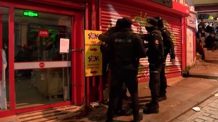 Son dakika haberleri: Bıçakla gezen yabancı uyruklu kişi gözaltına alındı