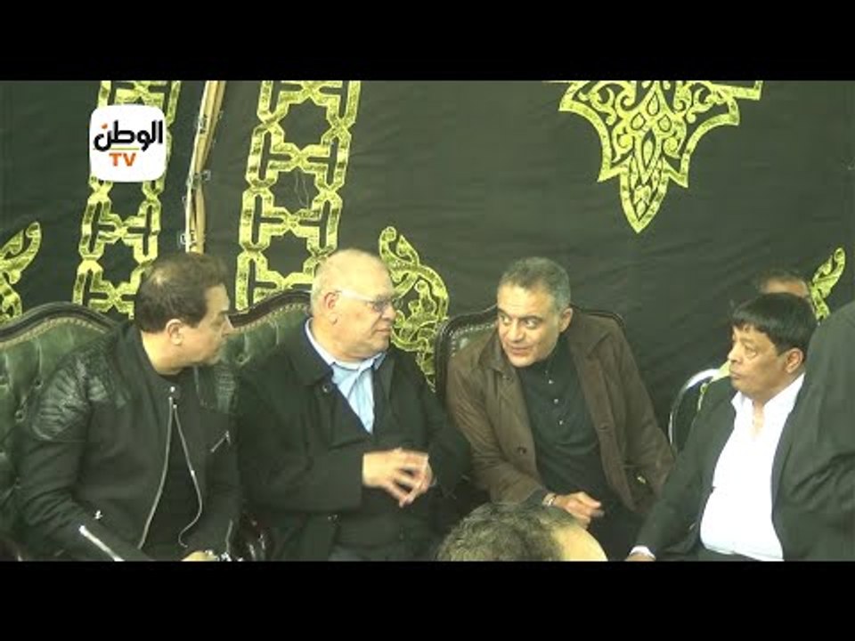 حمودة وعدوية وحكيم يؤدون واجب العزاء في شعبان عبد الرحيم