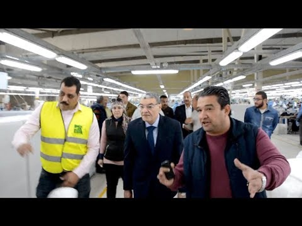 محافظ المنيا يناقش تحديات الاستثمار خلال جولة في المنطقة الصناعية