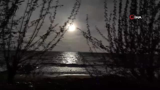 Armutlu'da mest eden gün batımı manzarası