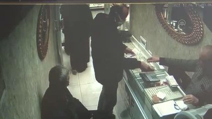 Kuyumcudan bir milyon lira değerindeki yüzükleri çalan 4 zanlıdan 2'si yakalandı